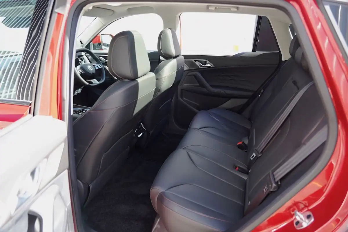 2025 mg hs essence rear seats