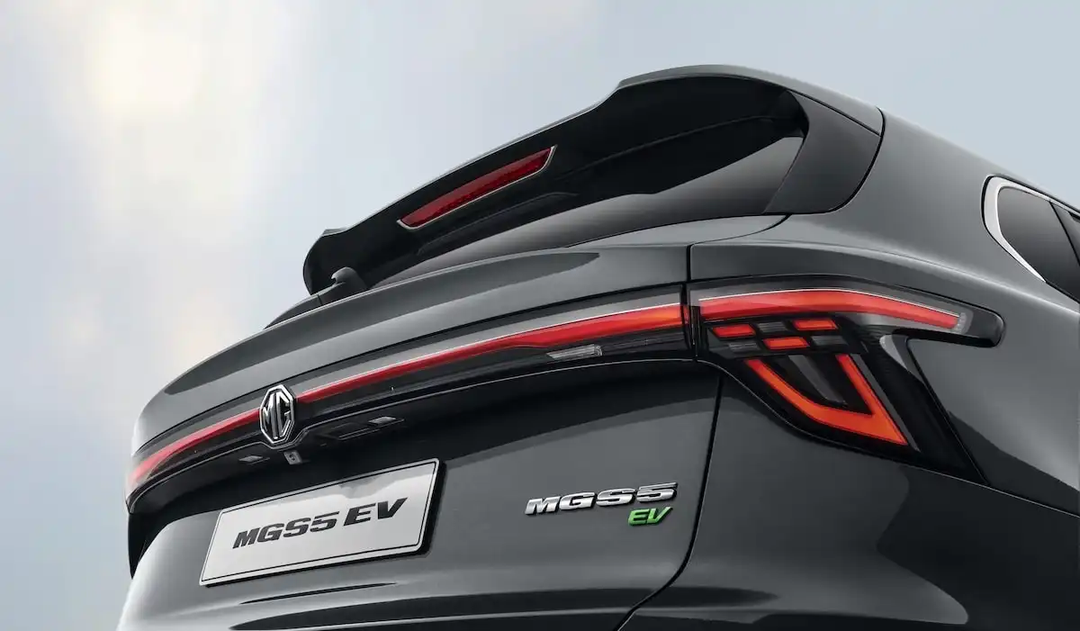 2025 mg s5 ev rear tail