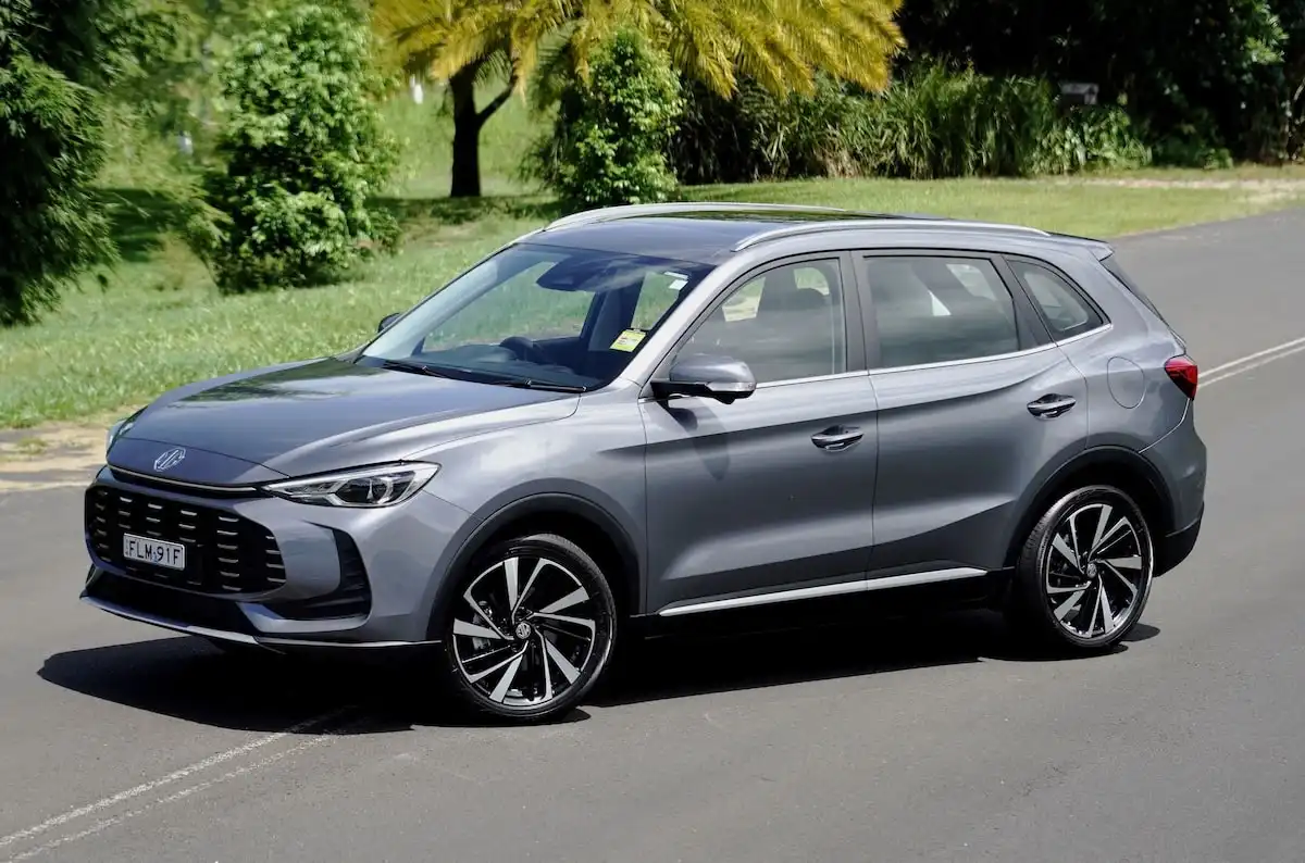 2025 mg zs hybrid+ essence australia