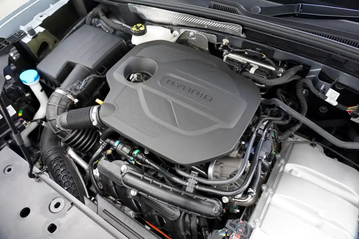 2025 mg zs hybrid+ essence engine