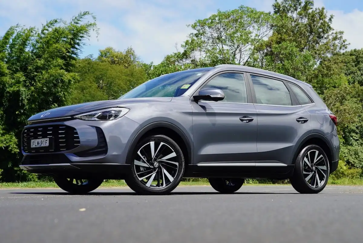 2025 mg zs hybrid+ essence exterior