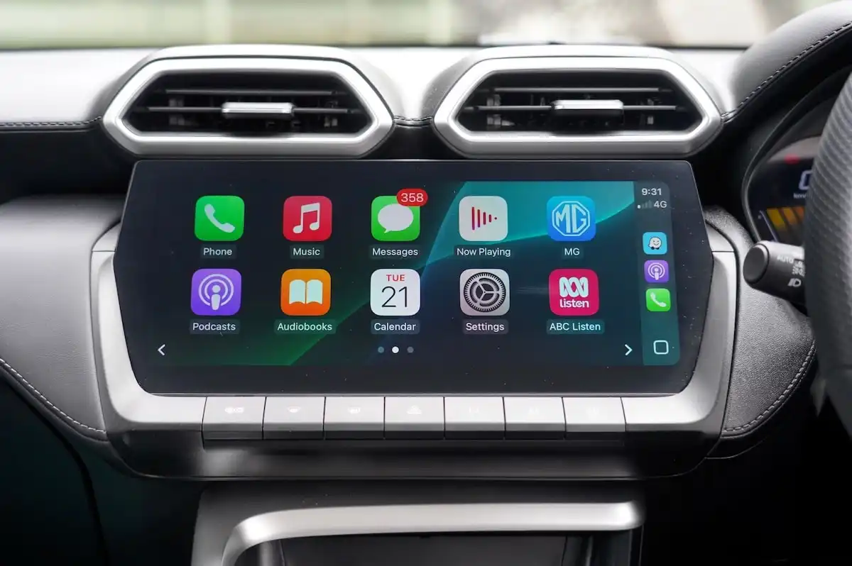 2025 mg zs hybrid+ essence infotainment system