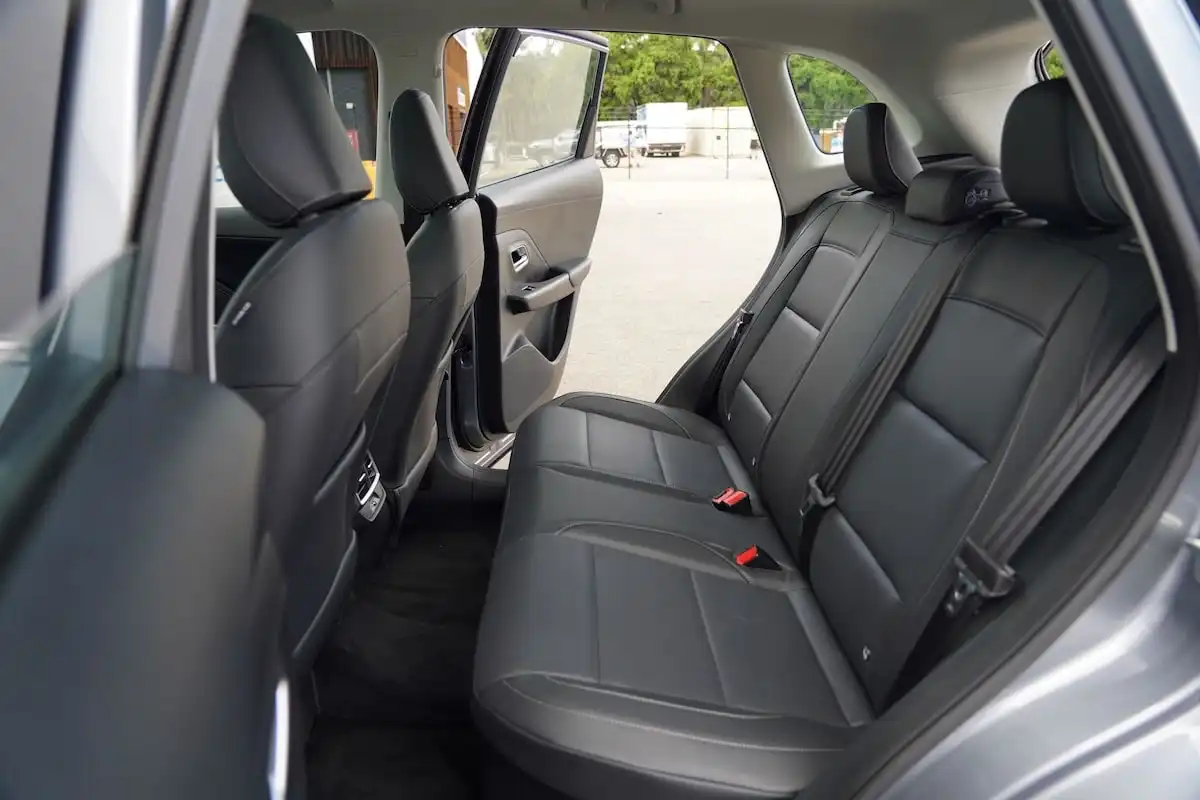 2025 mg zs hybrid+ essence rear seats