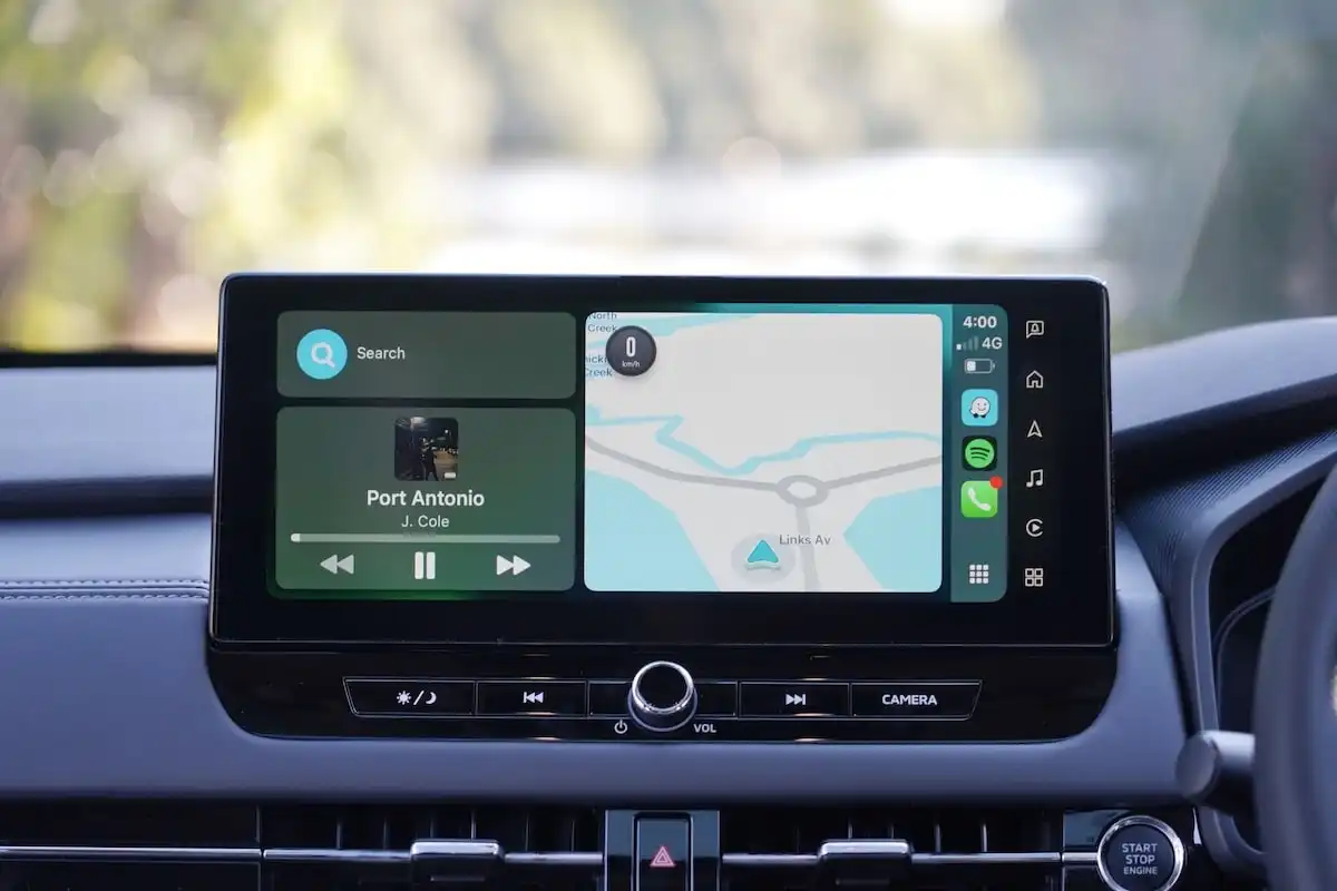 2025 mitsubishi outlander exceed apple carplay and android auto