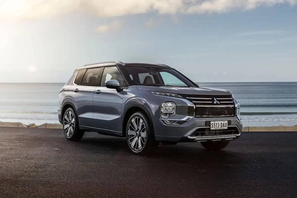 2025 mitsubishi outlander parking sensor