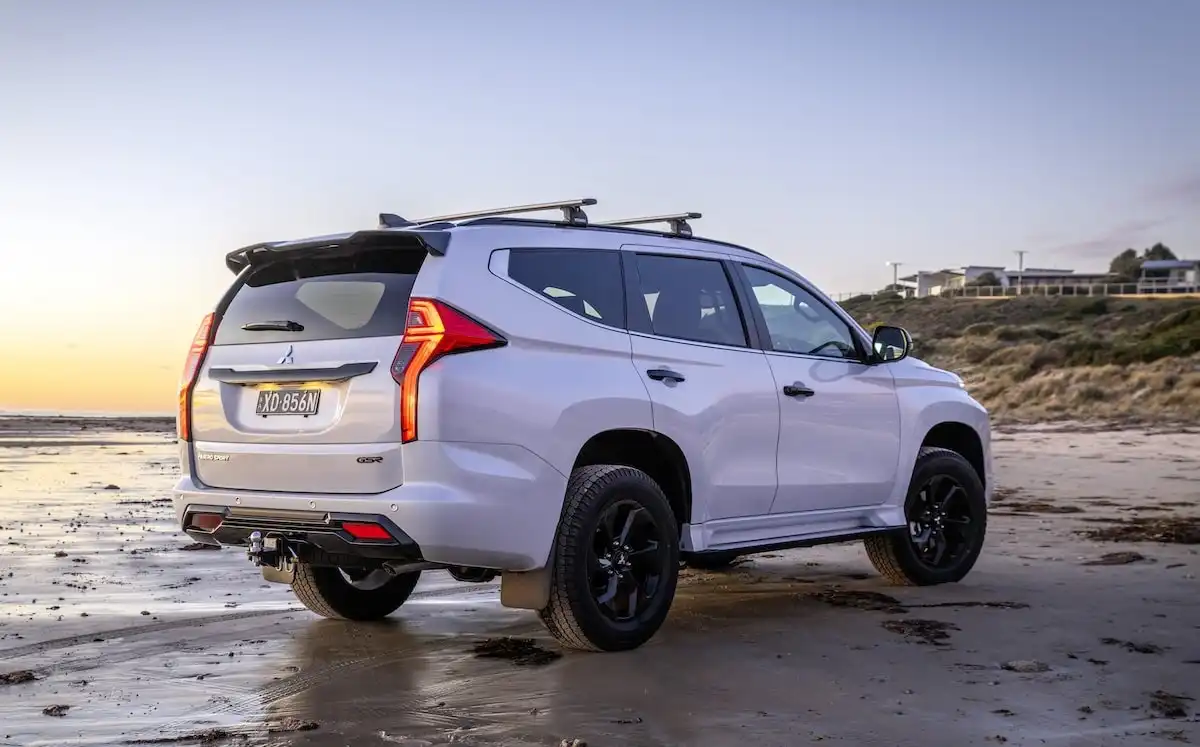 2025 mitsubishi pajero sport back