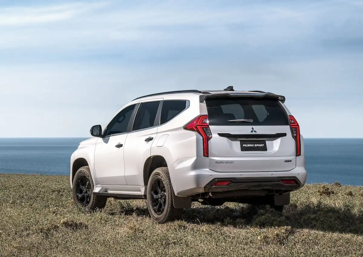 2025 mitsubishi pajero sport rear