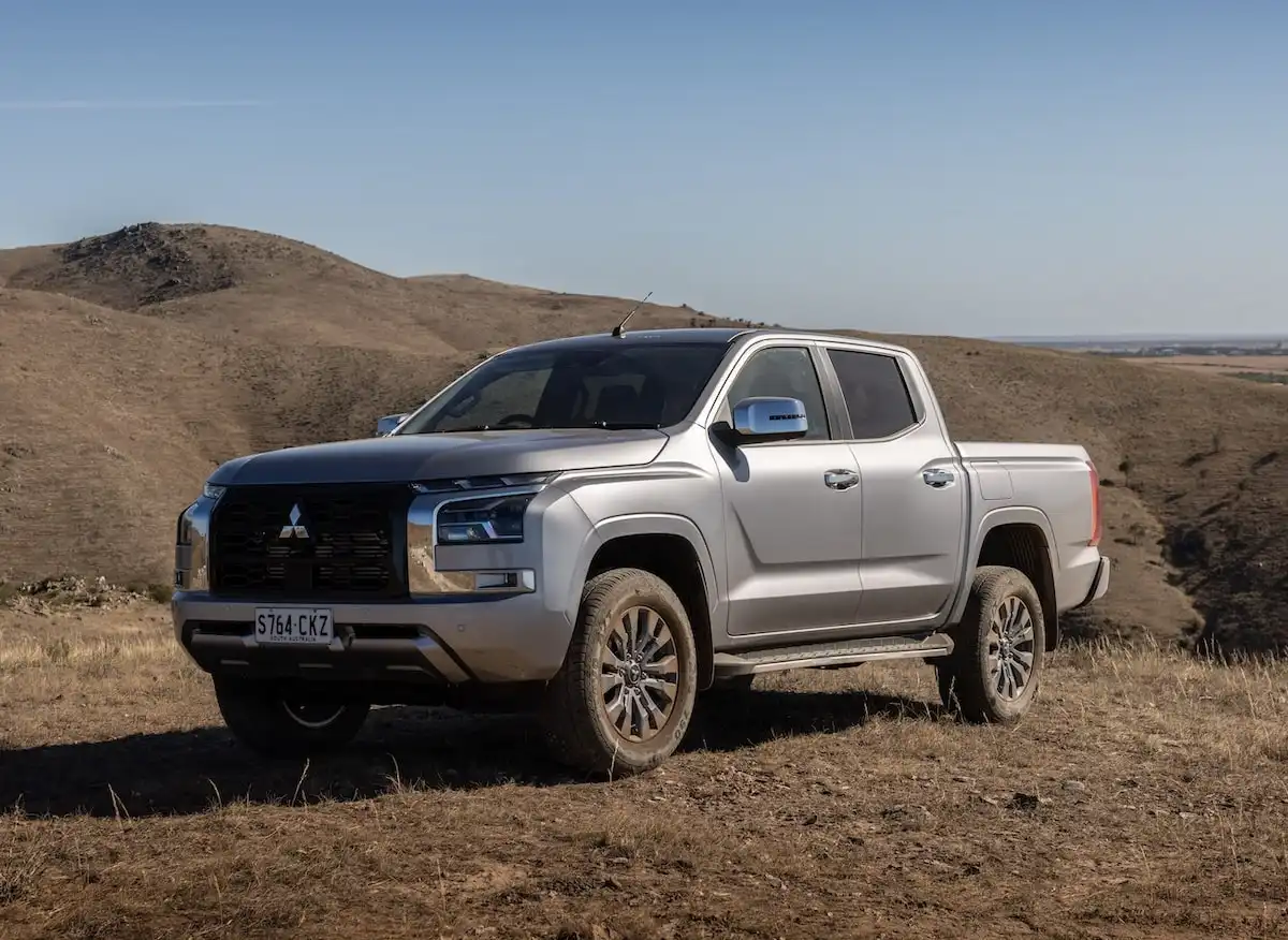 2025 mitsubishi triton gls