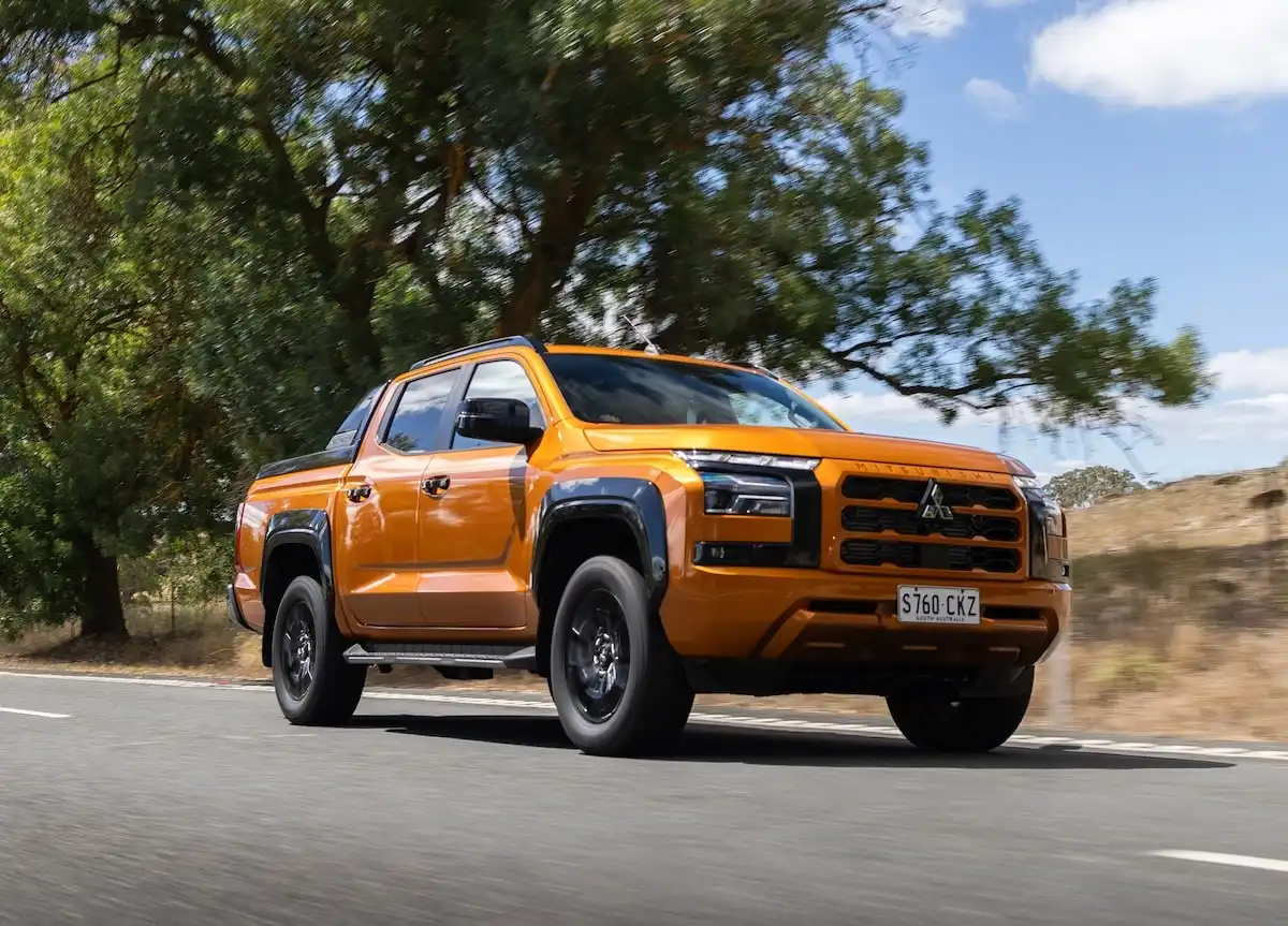 2025 mitsubishi triton gsr