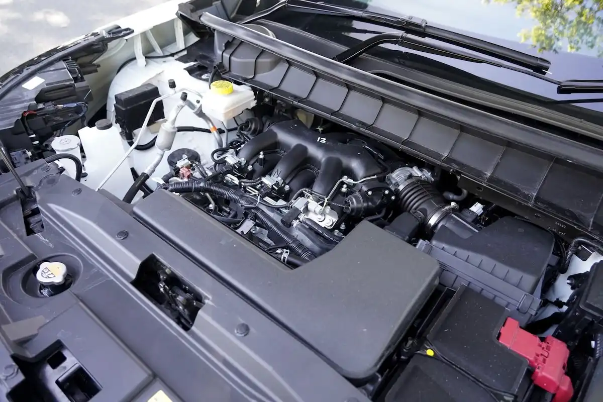2025 nissan pathfinder st-l awd engine