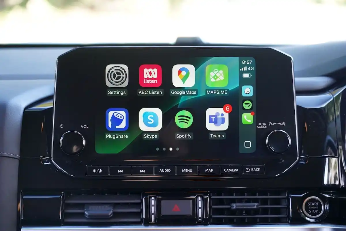 2025 nissan pathfinder st-l awd infotainment system