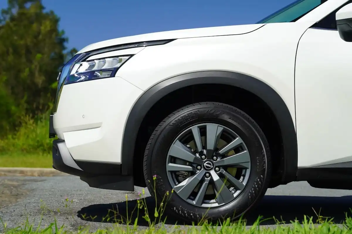 2025 nissan pathfinder st-l awd wheel