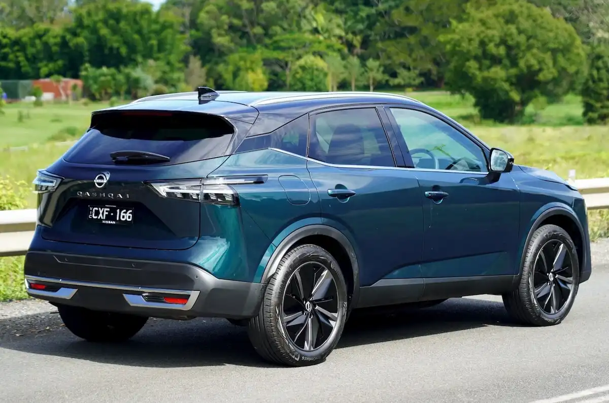 2025 nissan qashqai ti back
