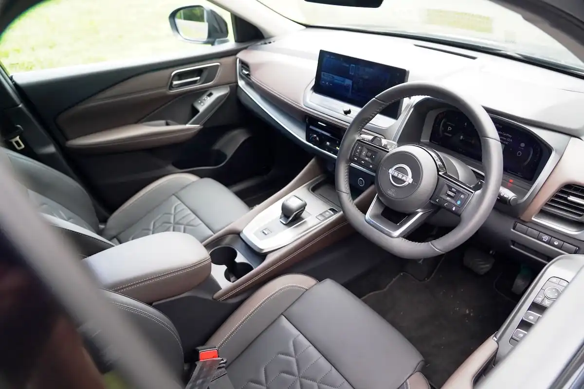 2025 nissan qashqai ti driver-seat