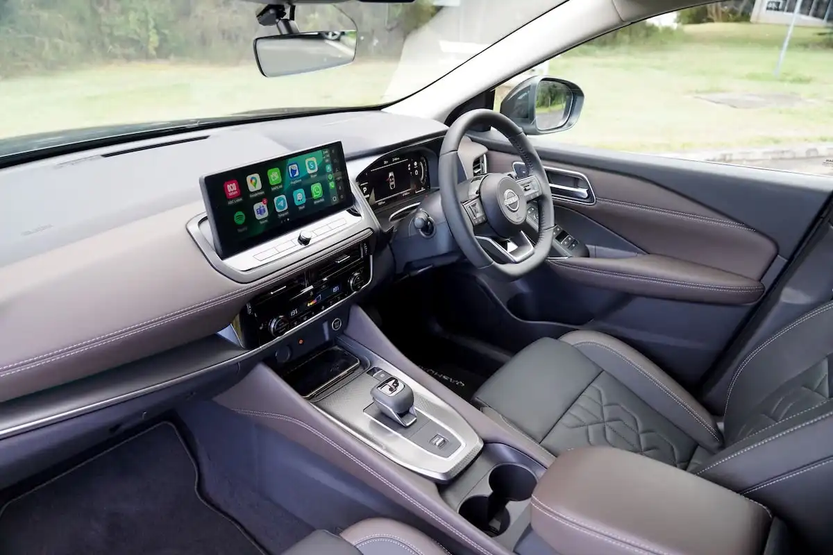 2025 nissan qashqai ti front seats