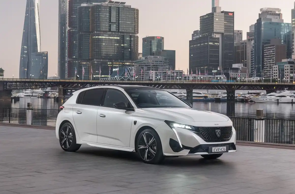 2025 peugeot e-308 headlights