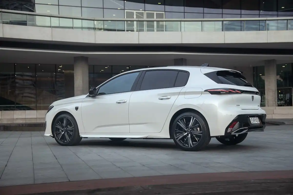 2025 peugeot e-308 side
