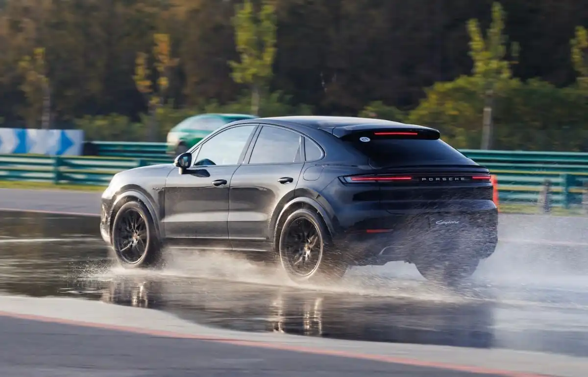 2025 porsche cayenne e-hybrid