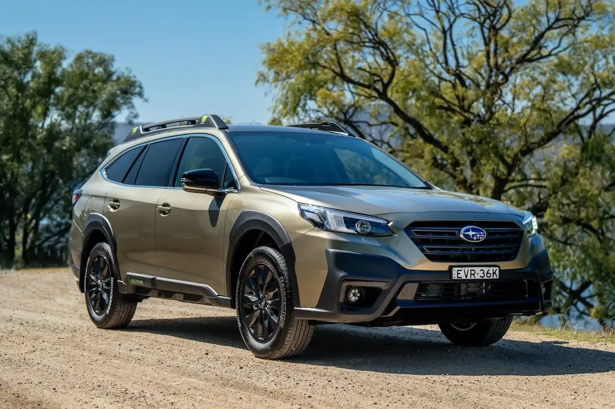 2025 subaru outback front