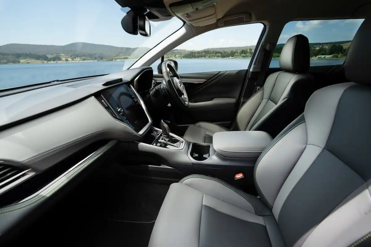 2025 subaru outback seats