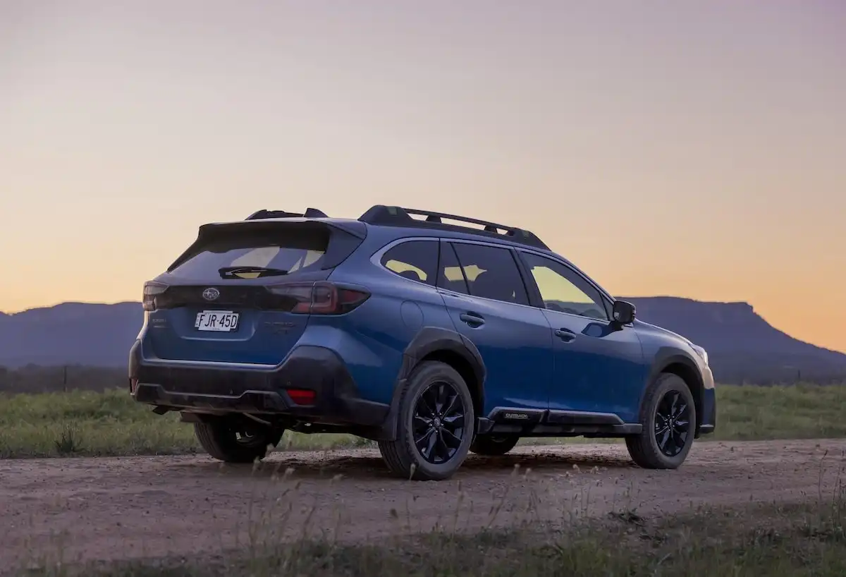 2025 subaru outback tailgate