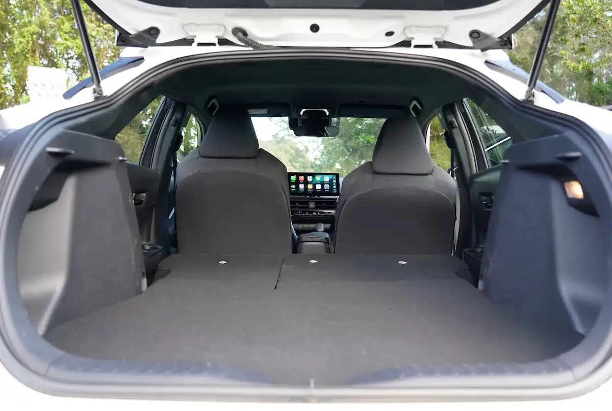 2025 toyota c-hr gxl boot open