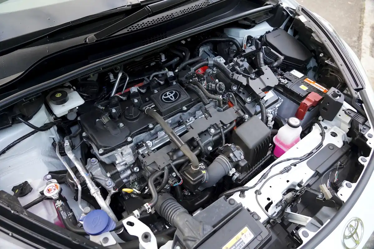 2025 toyota c-hr gxl engine