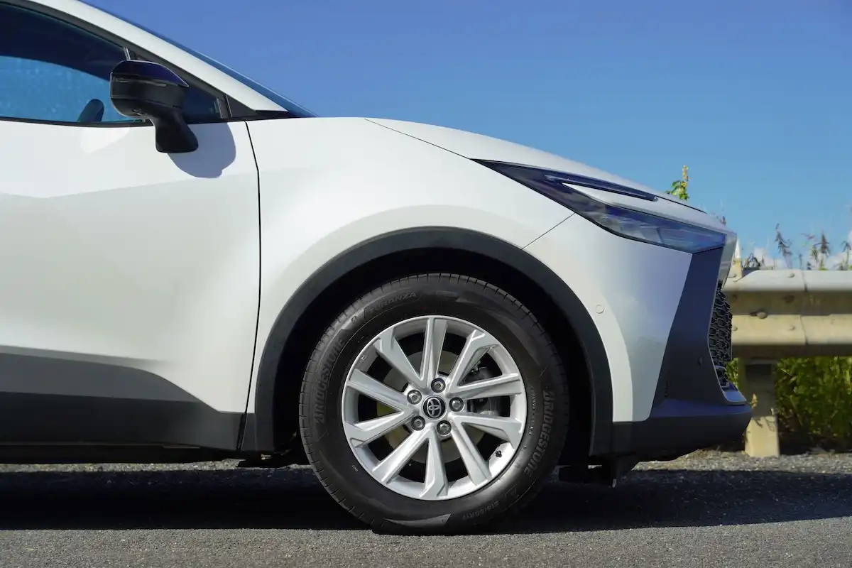 2025 toyota c-hr gxl wheel