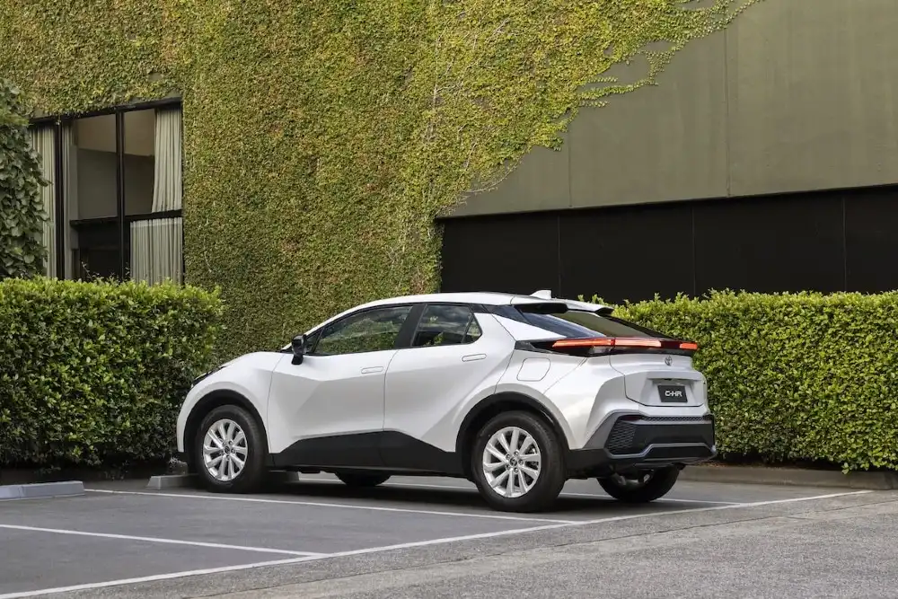 2025 toyota c-hr parking sensor