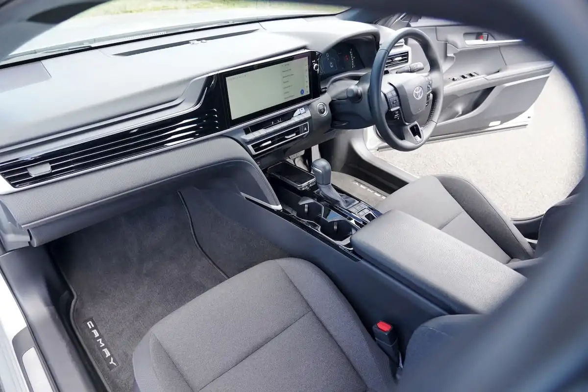 2025 toyota camry ascent sport driver seat