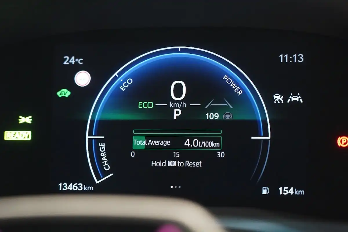 2025 toyota camry ascent sport fuel economy