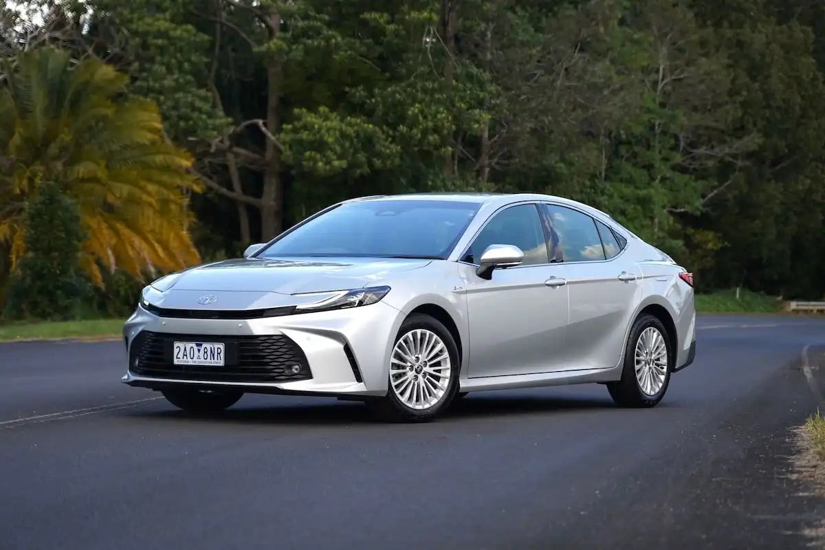 2025 toyota camry ascent sport headlights