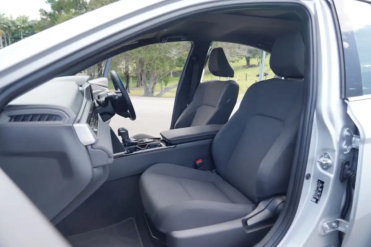 2025 toyota camry ascent sport seats