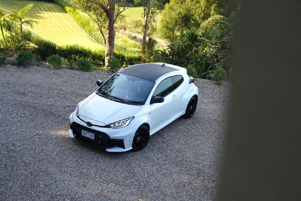 2025 toyota gr yaris gt manual roof