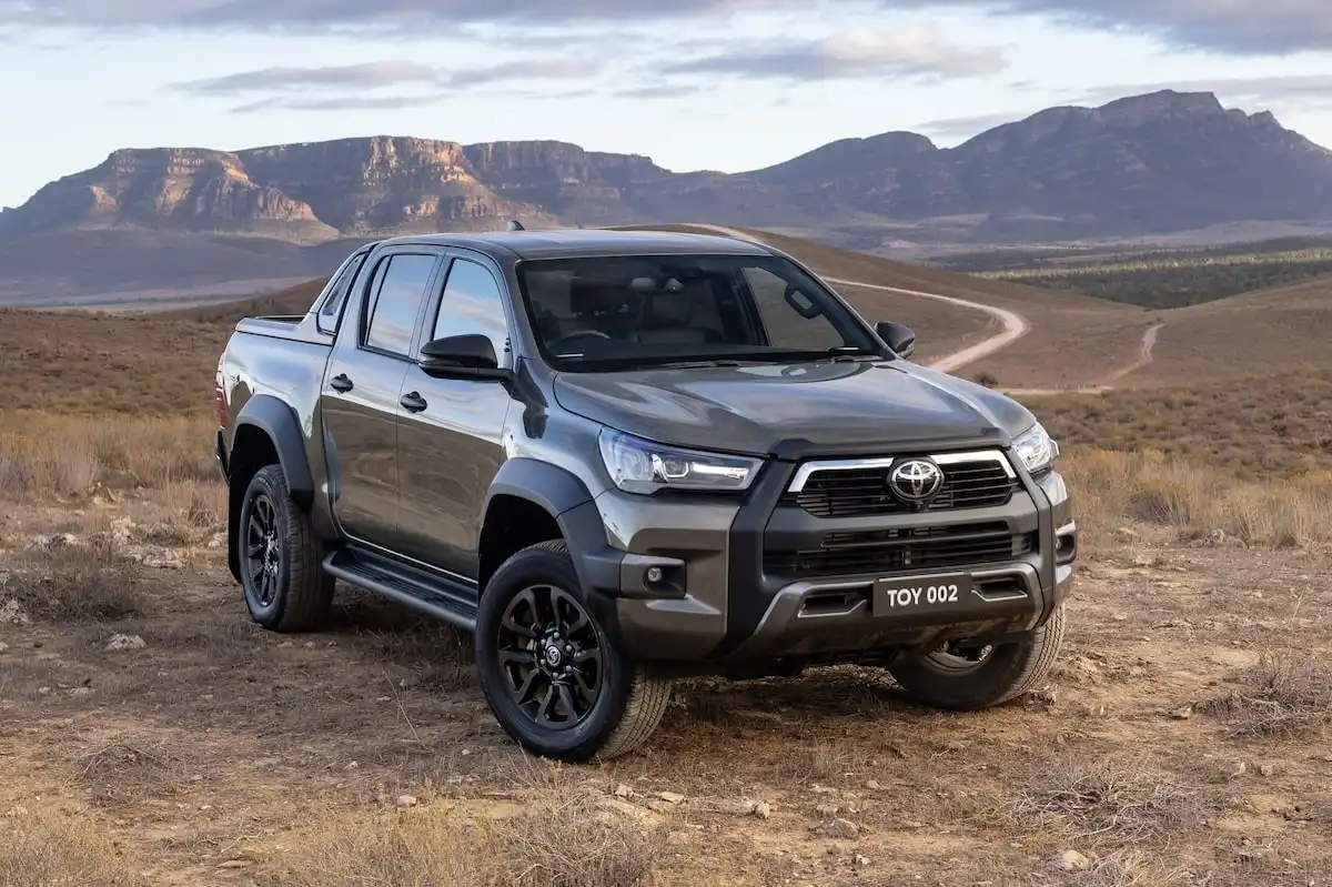 2025 toyota hilux price