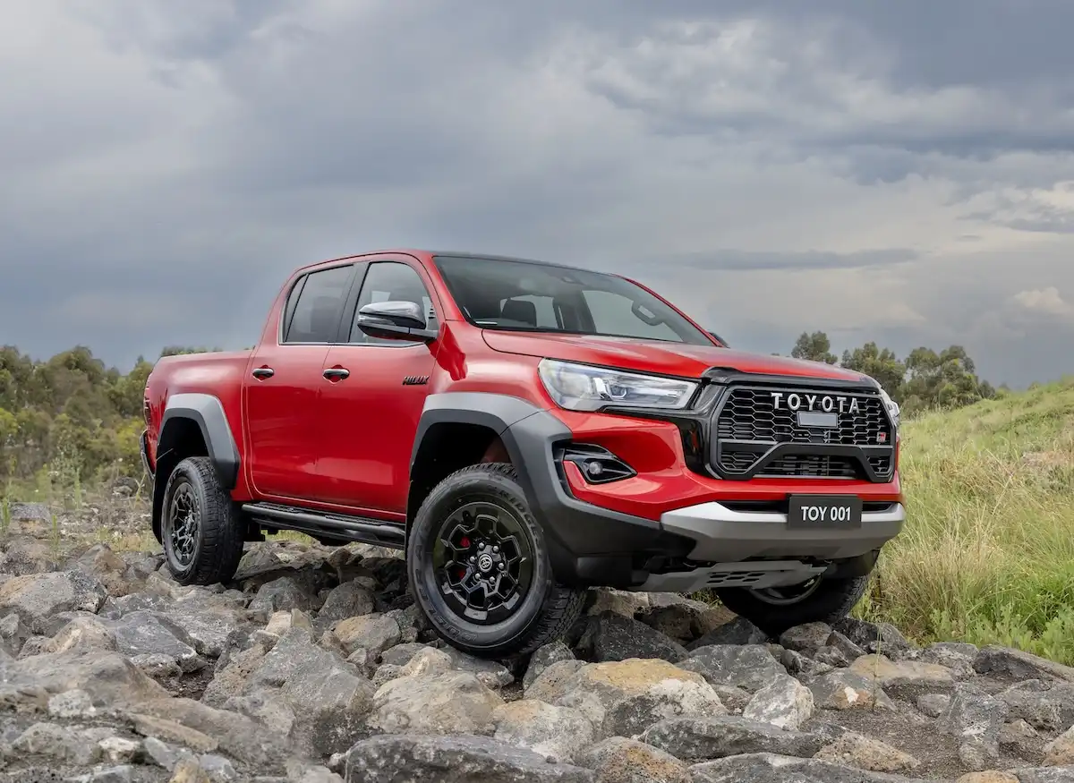 2025 toyota hilux off-road
