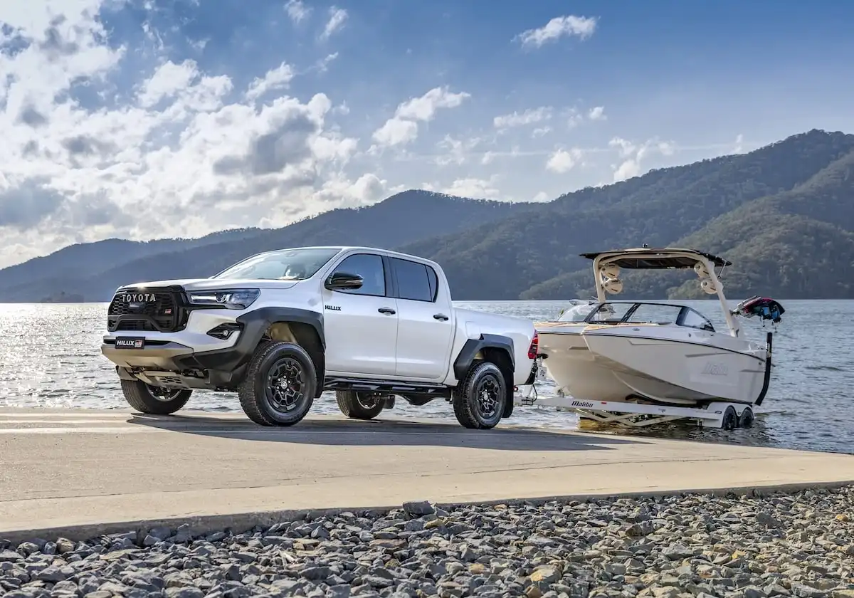 2025 toyota hilux towing comparison
