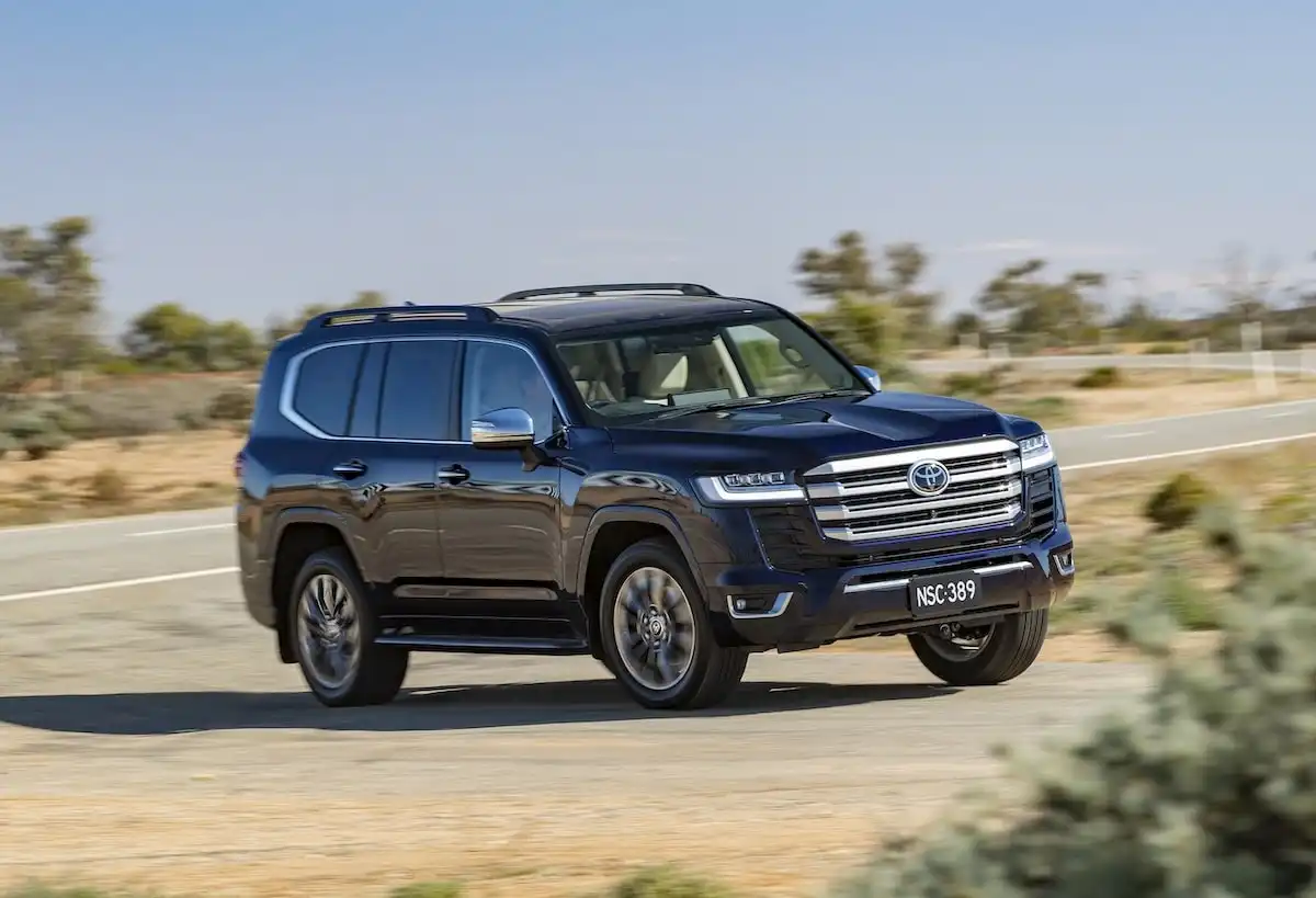 2025 toyota landcruiser 300