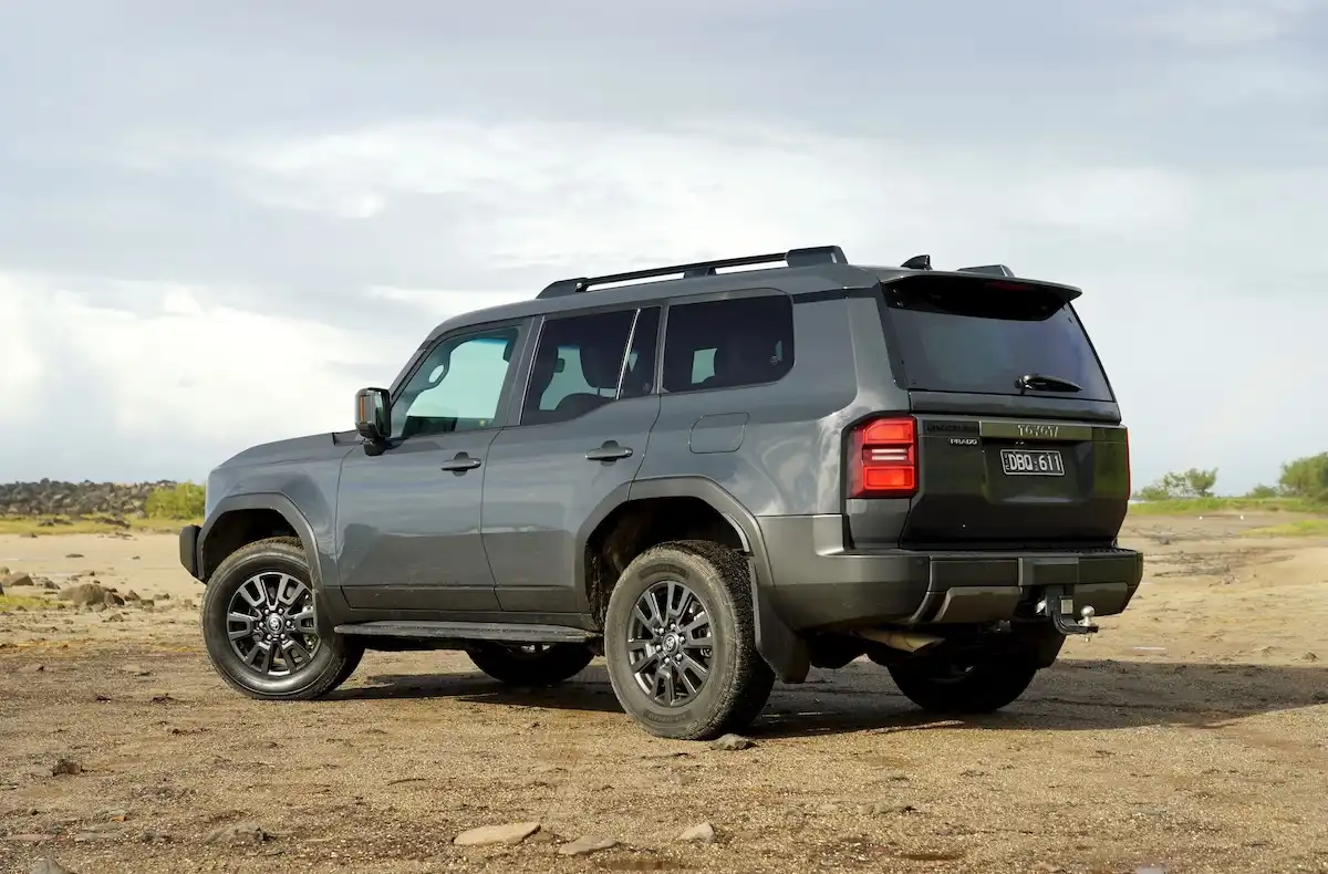 2025 toyota landcruiser prado gxl back