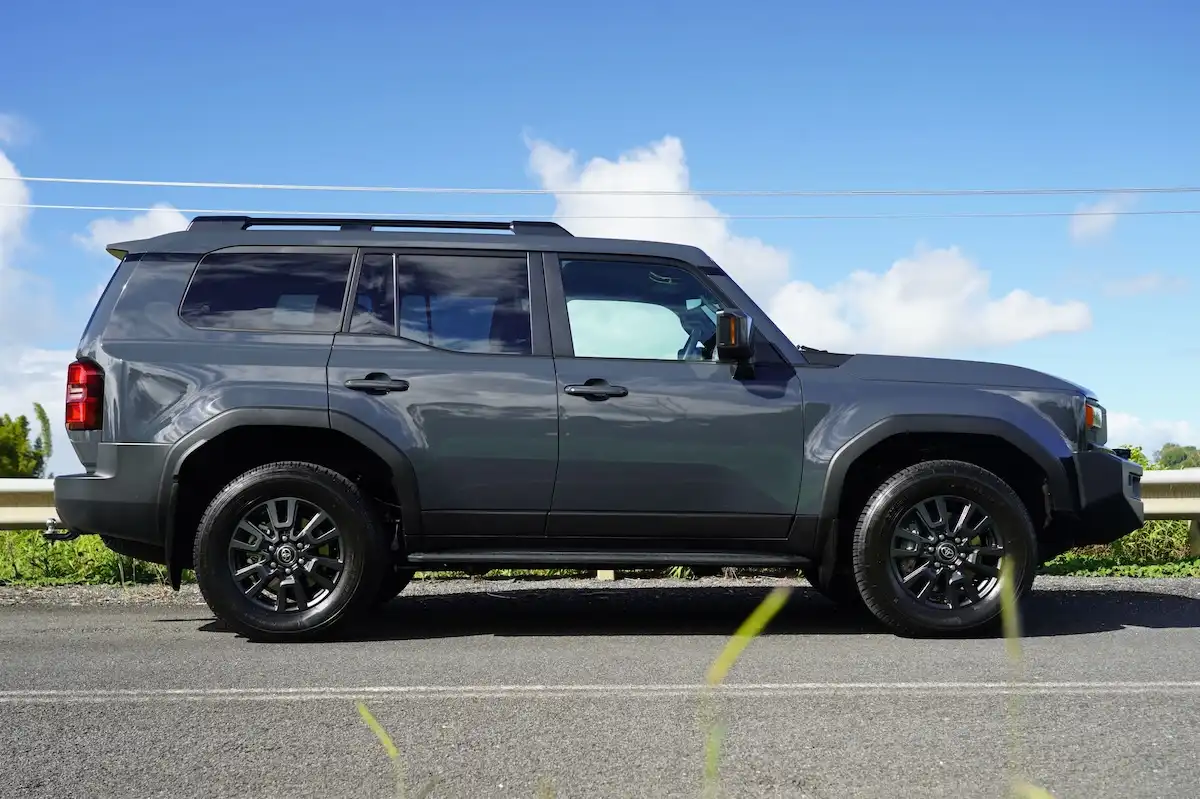2025 toyota landcruiser prado gxl doors
