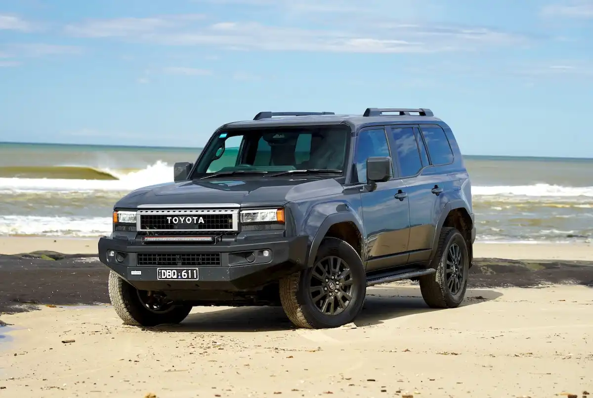2025 toyota landcruiser prado gxl exterior