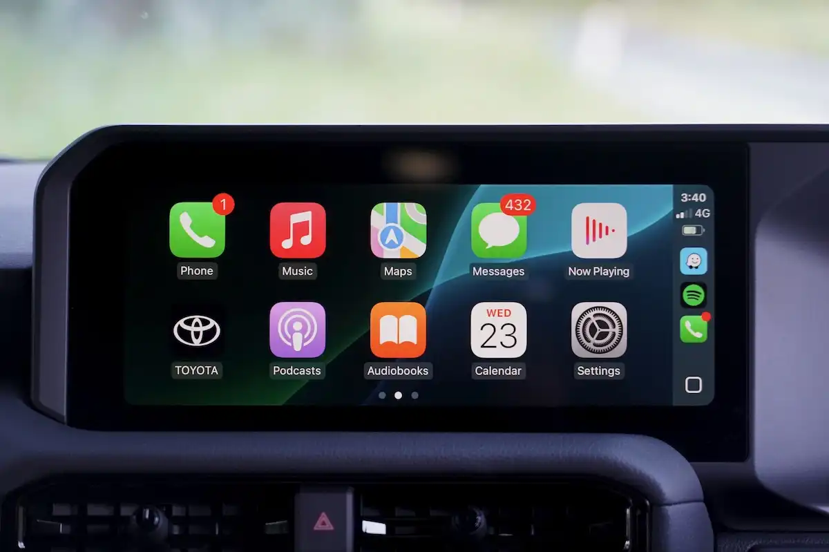 2025 toyota landcruiser prado gxl infotainment system
