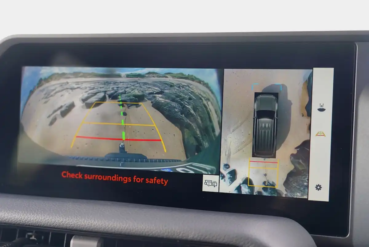 2025 toyota landcruiser prado gxl safety assist