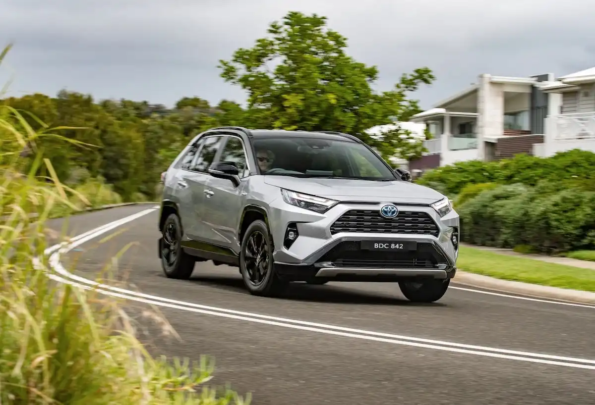 2025 toyota rav4 lane keep assist