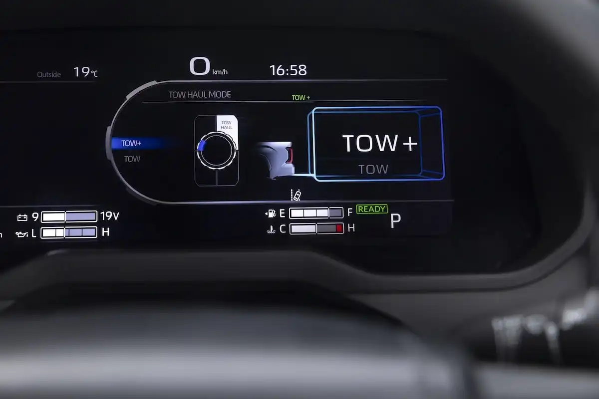 2025 toyota tundra towing dashboard