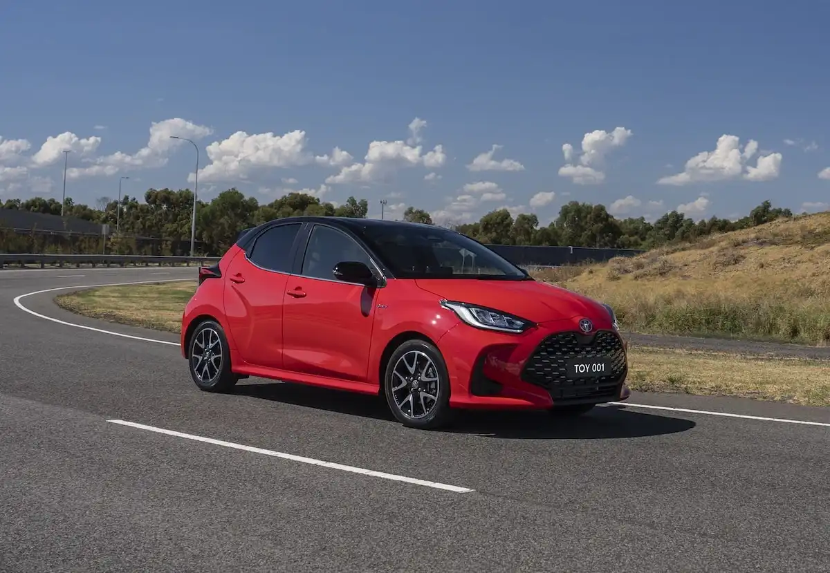 2025 toyota yaris ascent sport