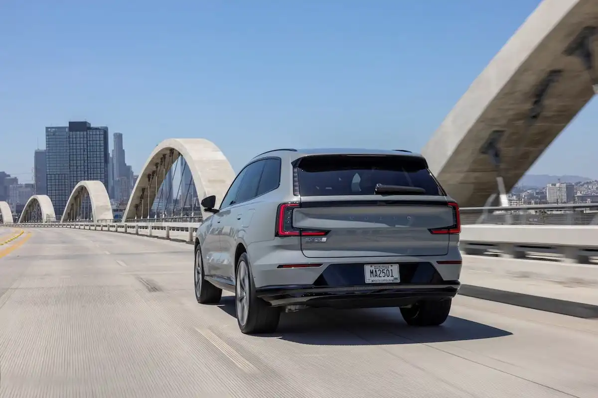 2025 volvo ex90 rear