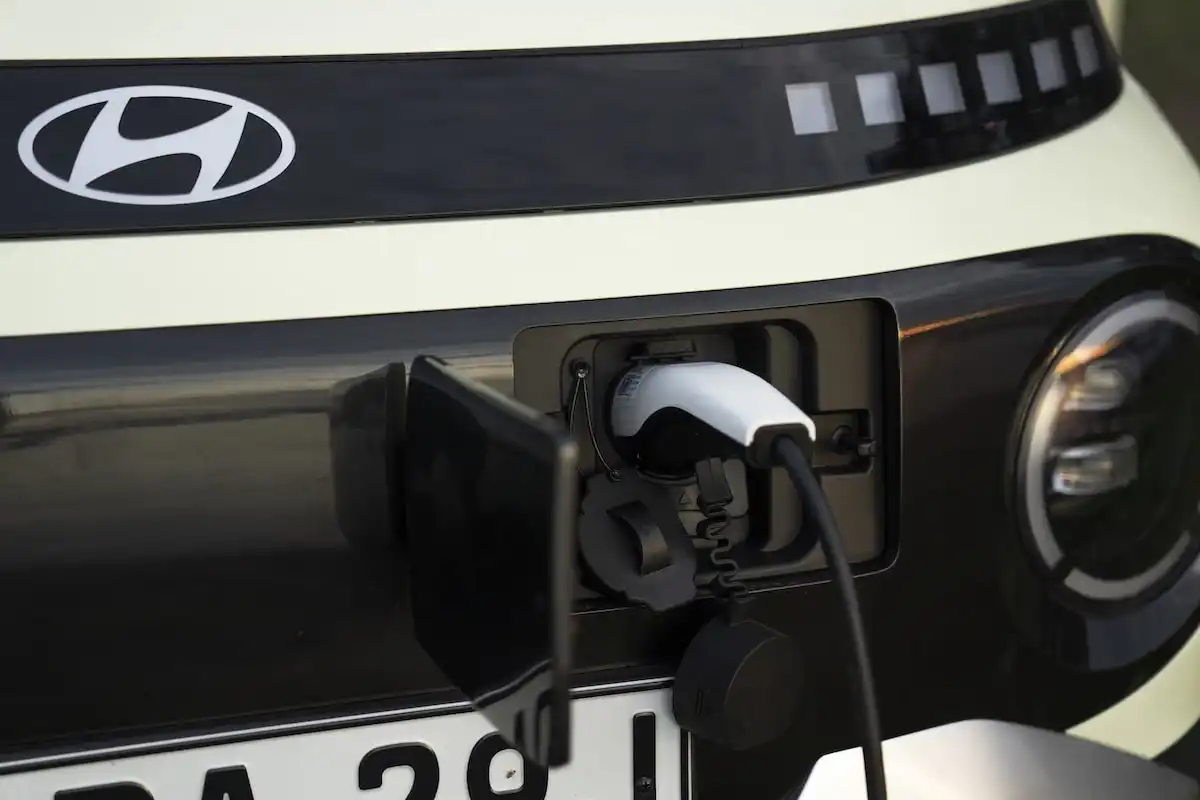 2026 hyundai inster charging