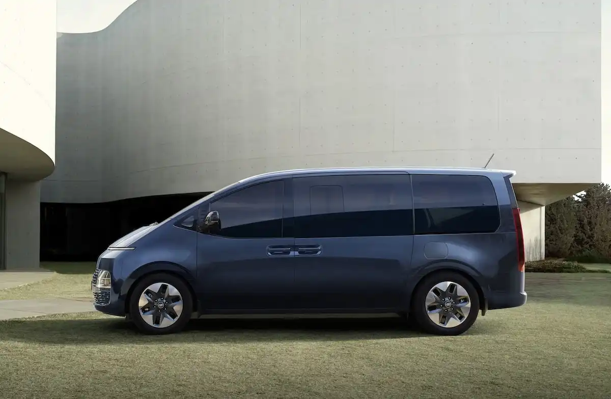2026 hyundai staria exterior