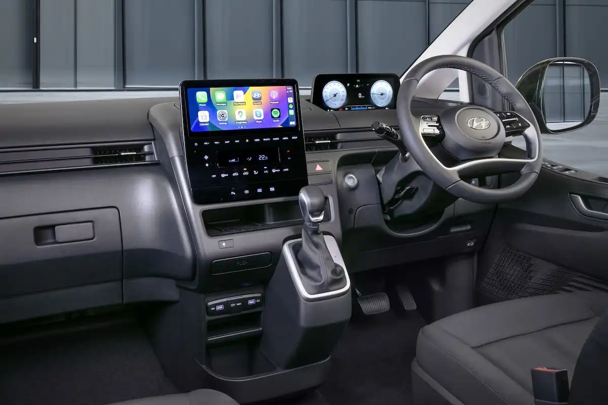 2026 hyundai staria infotainment system
